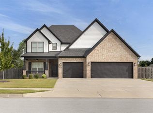 5501 W Bay Dr, Rogers, AR 72758
