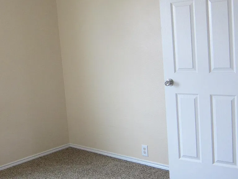 29704 Sullivan Oaks Dr — Photo 17