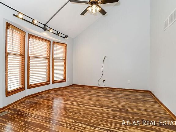 4th image of 6438 Roundtree St