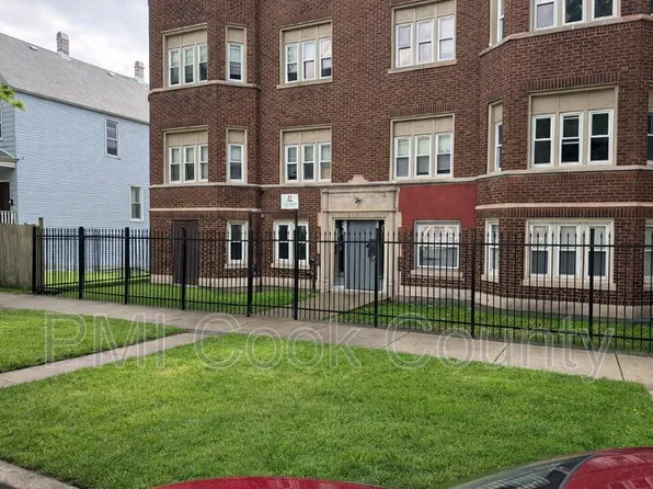 9006 S Escanaba Ave #G, Chicago, IL 60617