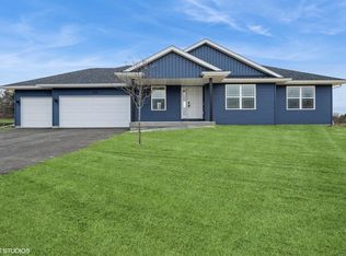 126 Eastview Dr, Sharon, WI