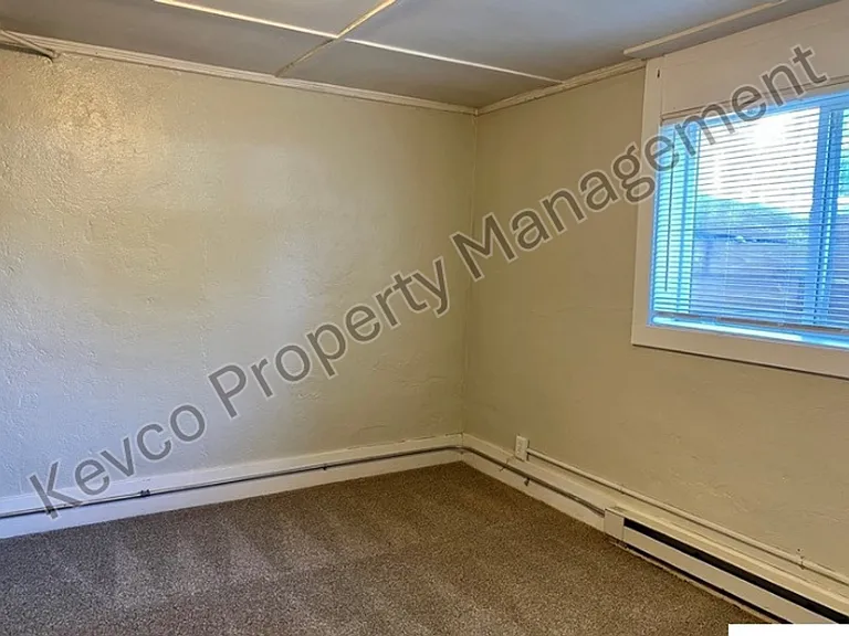 827 Remington St — Photo 14
