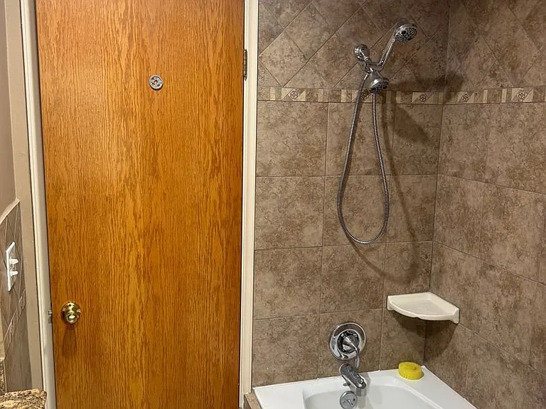 15413 Talbot Dr — Photo 23