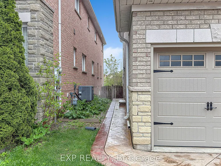 50 Walford Rd #LOWER — Photo 2