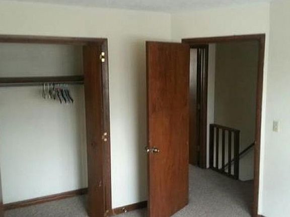 5th image of 561 Lovedale Dr