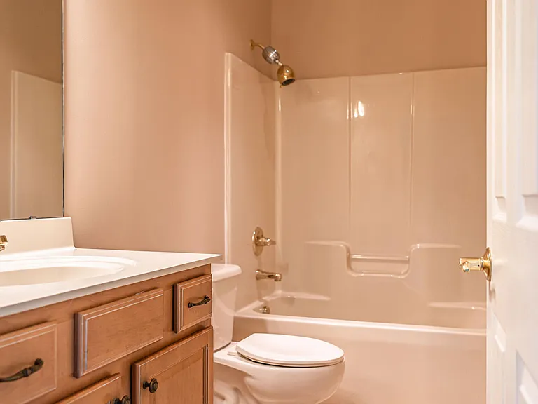 11 Victoria Dr — Photo 36