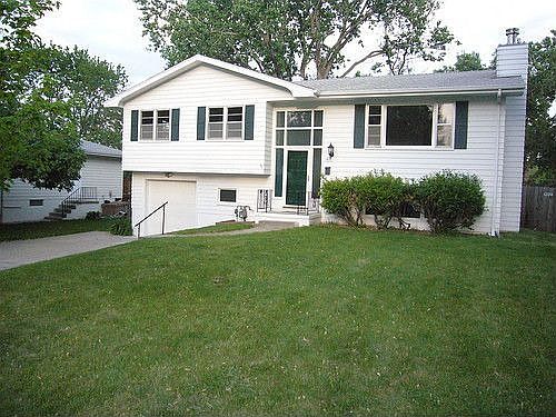 1st image of 2823 S 116th Ave
