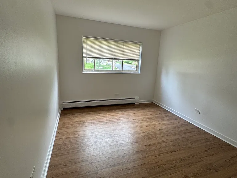659 E Fullerton Ave — Photo 10