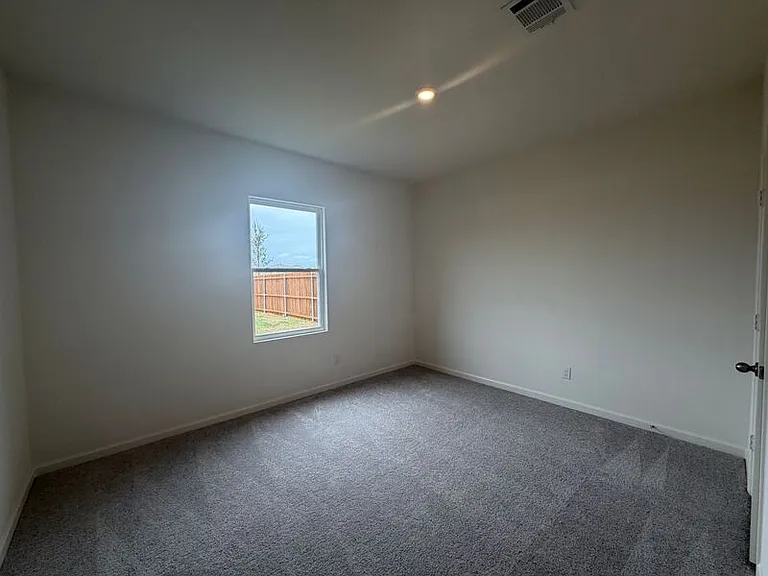 2210 Meadow Park Dr — Photo 11