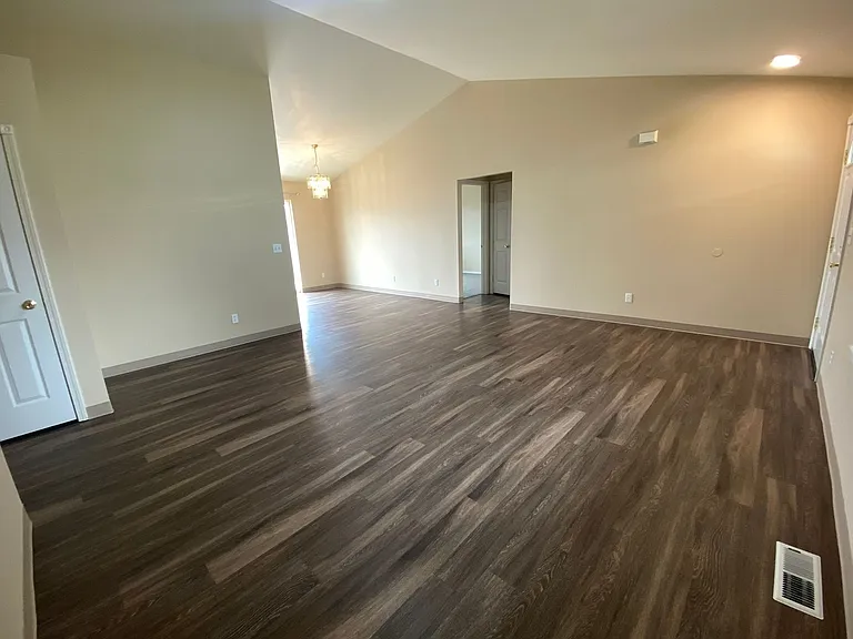 2217 N Abbey Glen Ct — Photo 6
