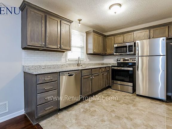 2nd image of 3021 S Claremont Ave