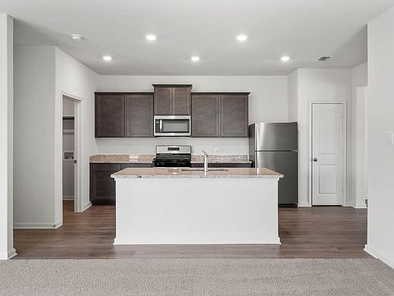 The kitchen of the Camelia has a wonderful kitchen island.