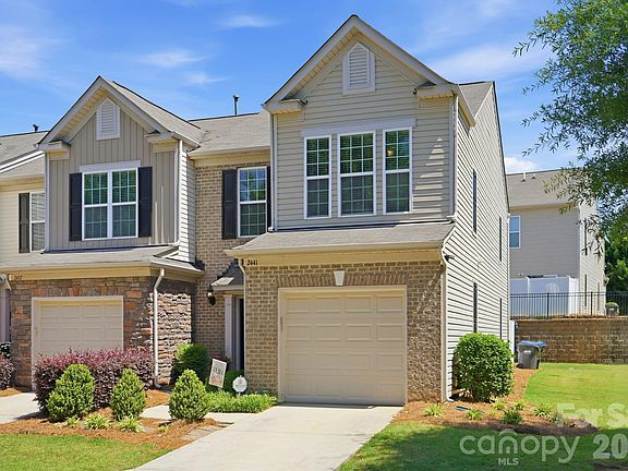 2nd image of 2441 Diplomat Ln