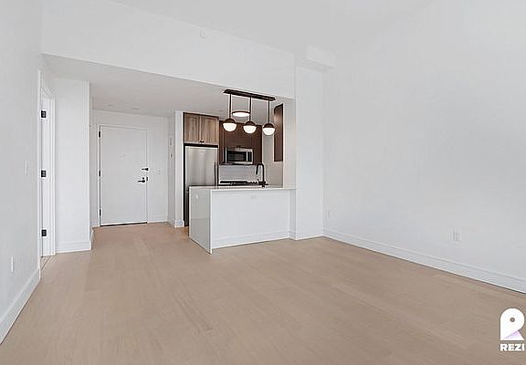 2nd image of 3620 Steinway St APT 527
