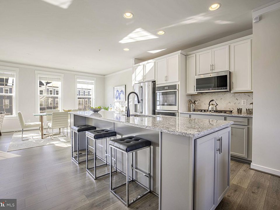 1st image of 10239 Travilah Grove Cir
