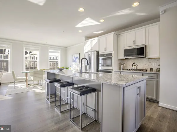 10239 Travilah Grove Cir, Rockville, MD 20850