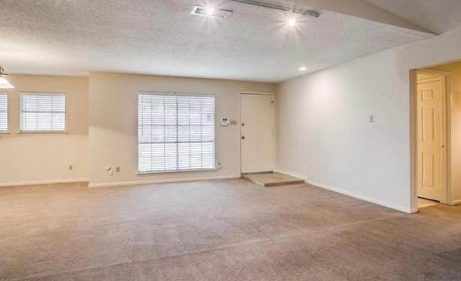 432 Sandy Trl — Photo 3