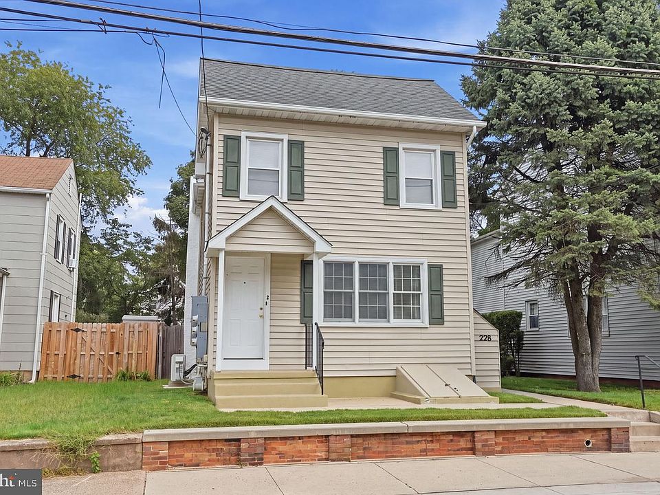 1st image of 228 Washington St