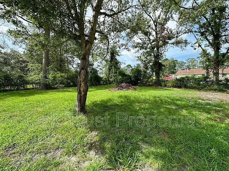 108 Columbia Dr — Photo 16