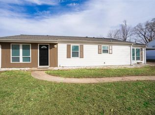 14 Hampton Dr, Fairview Heights, IL 62208