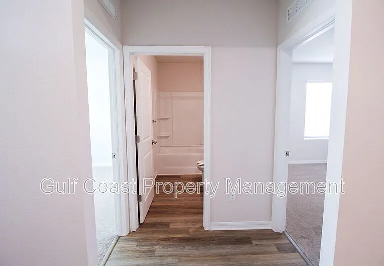 18121 Metado Dr — Photo 10