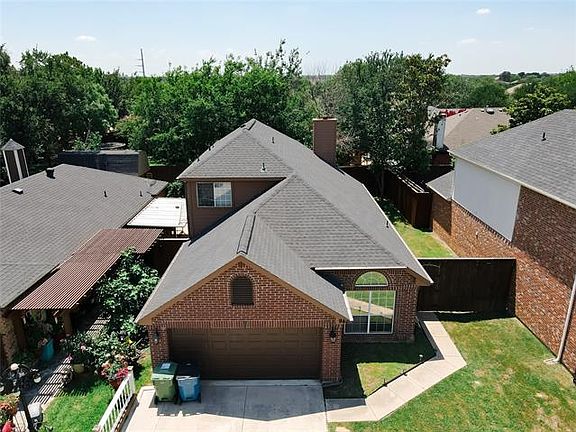 3rd image of 946 Azalia Dr