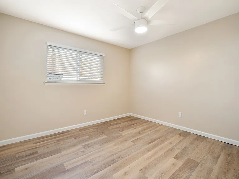 5353 Olmeda Ave — Photo 30