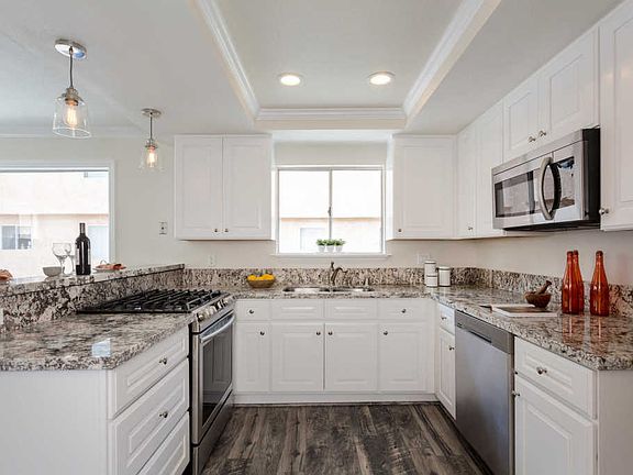 5th image of 699 County Square Dr Unit 6