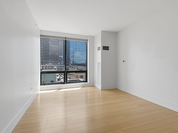 5th image of 45 Province St APT 1105
