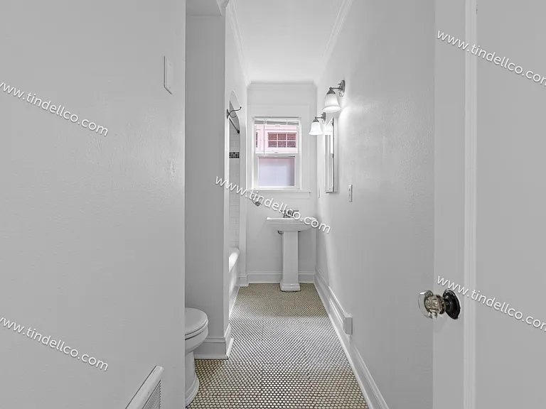 2076 NW Johnson St #201 — Photo 14