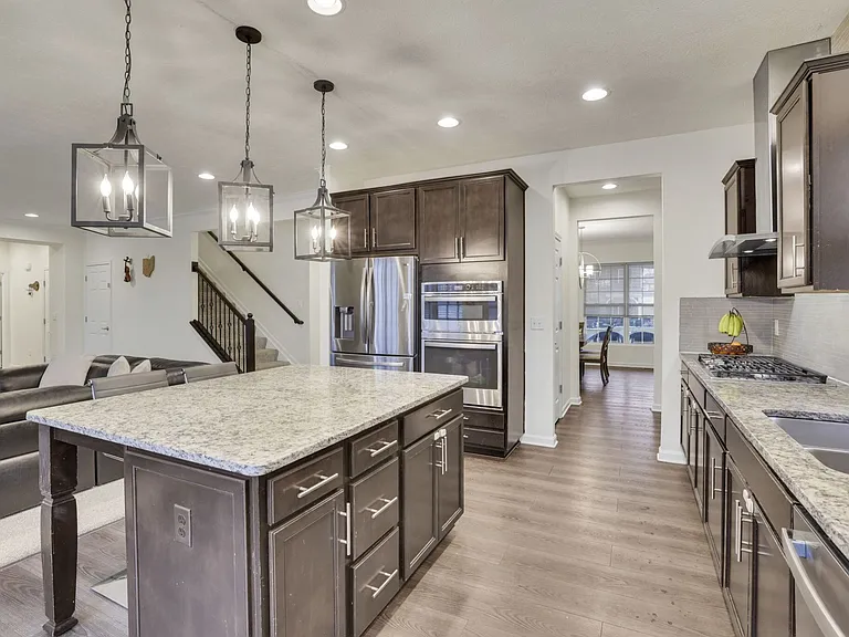 694 Dewmar Dr — Photo 11