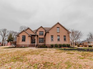 180 Fair Chase Dr, Paducah, KY 42001