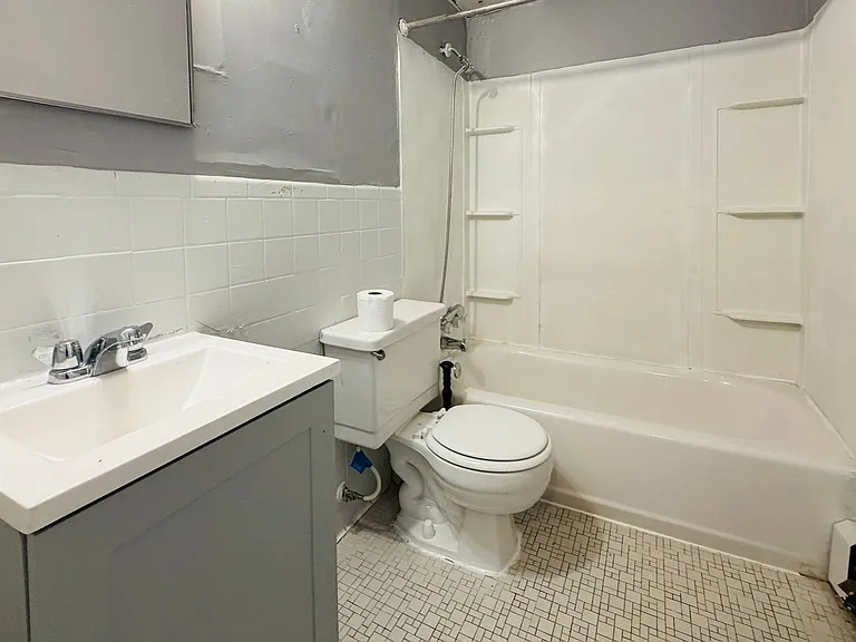 Cedar Chase Apartments — Photo 24