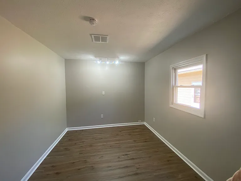 12202 Lena Ave — Photo 10