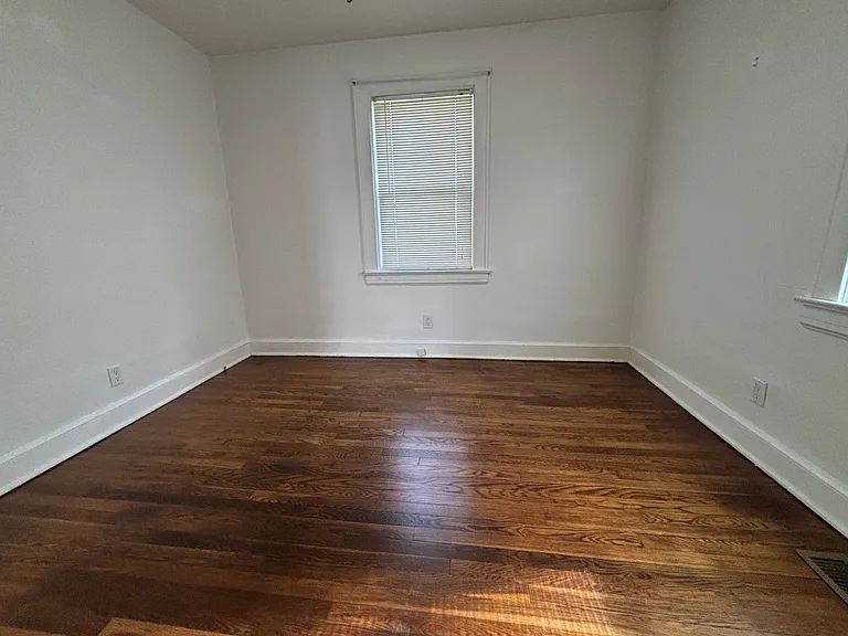 950 Morgan Ave SE — Photo 15