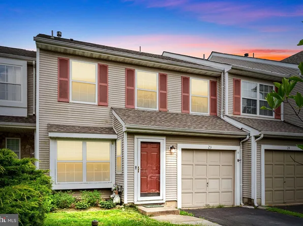 23 Tamarack Ct, Newtown, PA 18940