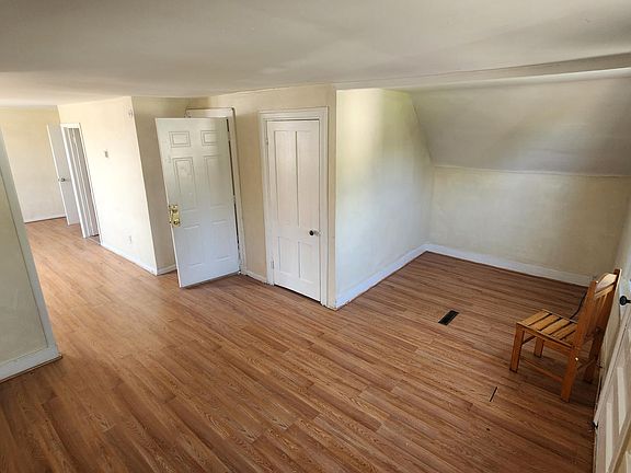 3rd image of 219 French St