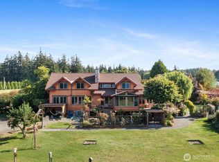 2740 Sunshine Ln, Clinton, WA 98236