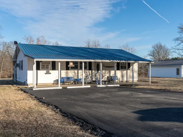 12754 Pease Rd, Marion, IL 62959