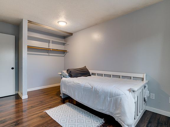 Middle bedroom- not furnished, just staged