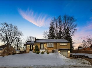 2 Hallmark Dr, Pittsburgh, PA 15235