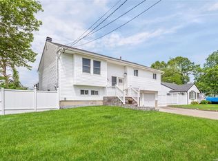 82 Ruland Rd, Selden, NY 11784