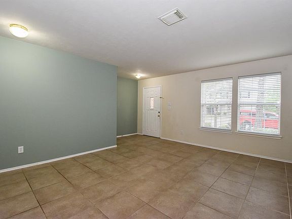 4th image of 2514 Knoll Shadows Ln