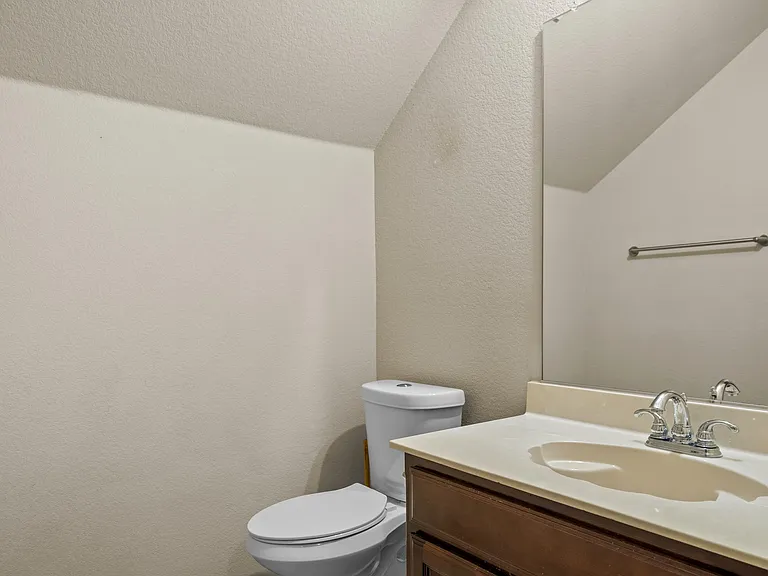 3200 Stonecrop Trl — Photo 9