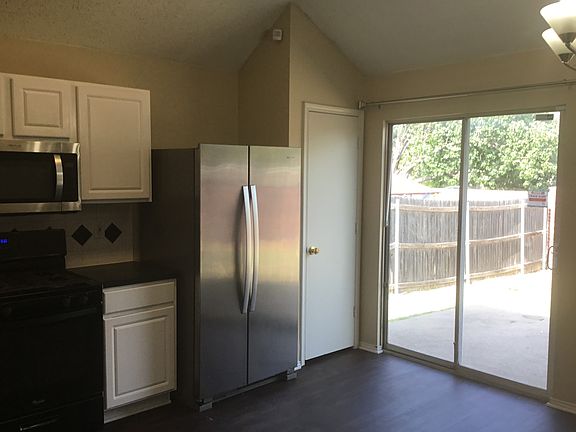 3rd image of 7605 Stanhope Ln