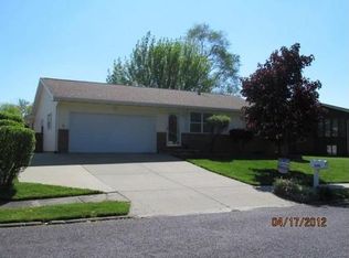 1204 Hawthorne Ave, Pekin, IL 61554