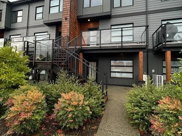 3016 S Alder St, Campbell River, BC V9H 0B6