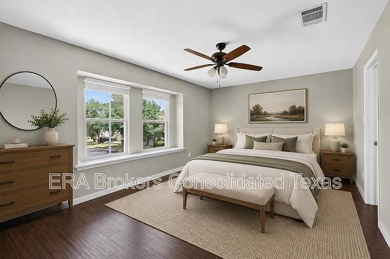 3 bed, 2.5 bath, 1744 sqft, $2,299 — Photo 3