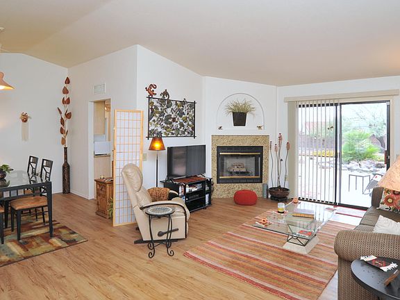 2nd image of 958 E Coachwood Dr