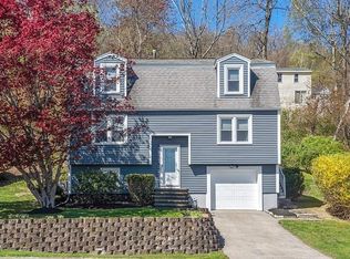 16 Sunrise Dr, Haverhill, MA 01835